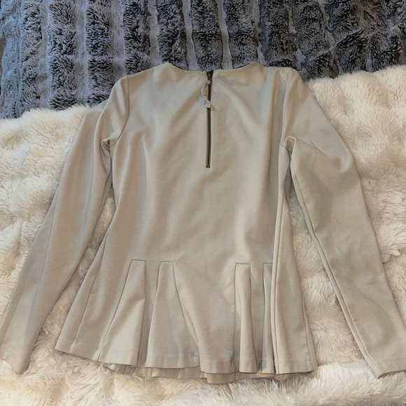 Carmen Marc Valvo Peplum Top - Picture 2 of 2